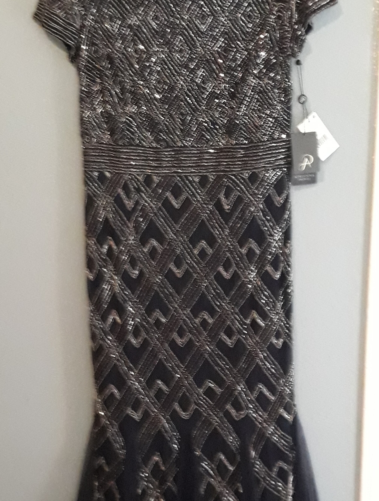 Adrianna Papell Women's Short Sleeve Fully Beaded